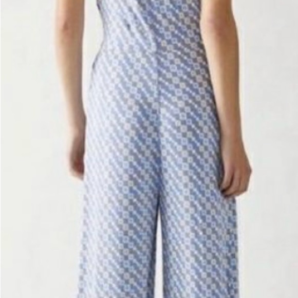 New without tags Free People Size Small
Shayla Jumpsuit Halter style 
Wide Leg - Picture 4 of 10